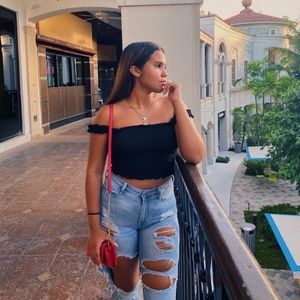 Meet your Posher, Lucy